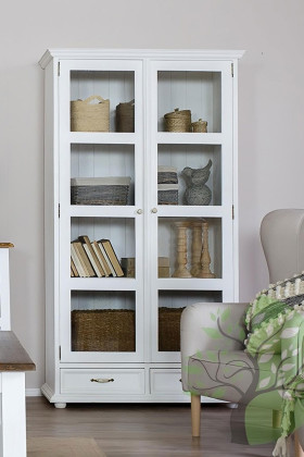 Kétajtós fa vitrin üveges ajtókkal, Provence stílusú, fehér